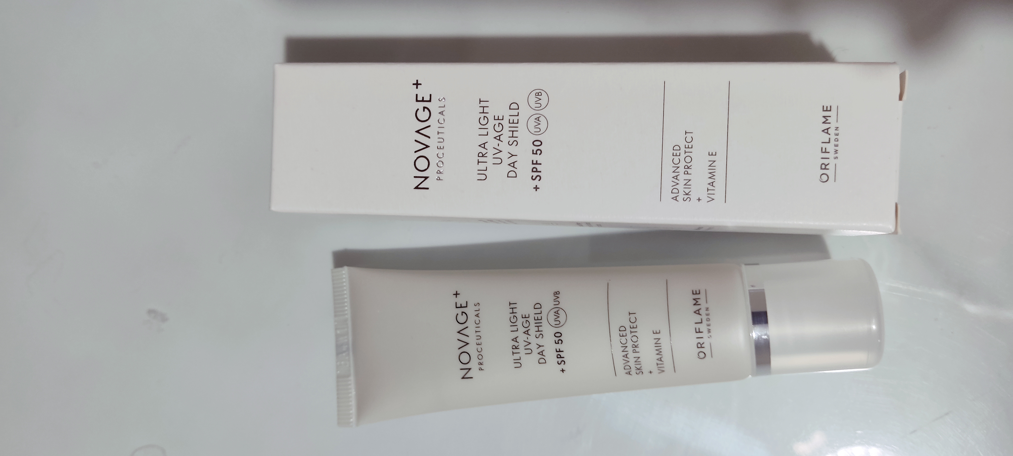 لاین فوق تخصصی نوویج پلاس شیلد همه کاره نوویج پلاس  Novage Proceuticals Ultra Light UV _Age Day Shield + SPF 50 co