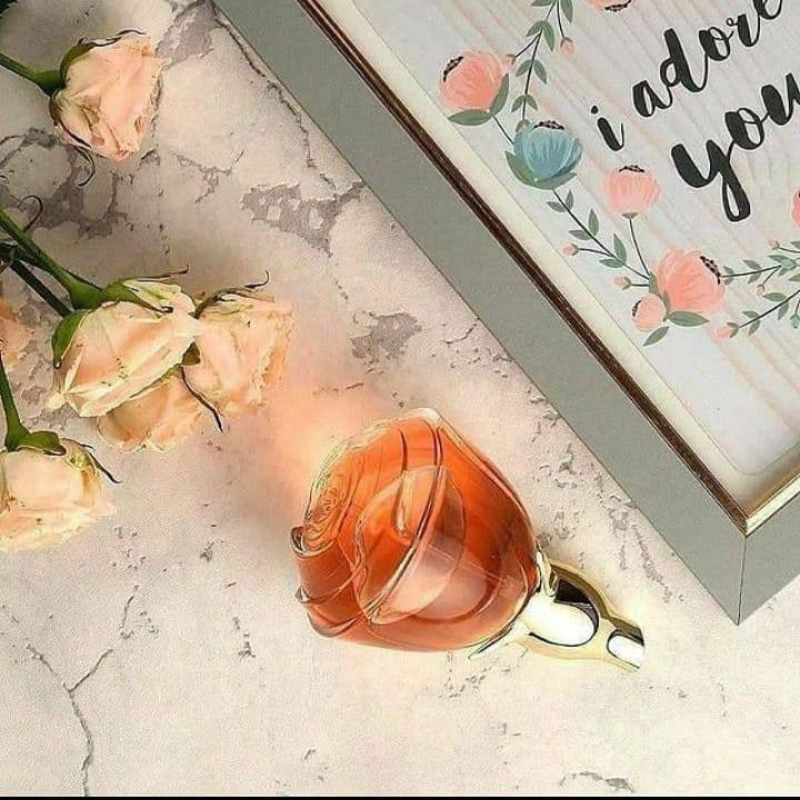 عطر ولار زنانه گلی و چرمی اوریفلیم