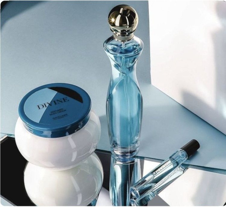 عطر پر فیوم زنانه دیواین آبی اوریفلیم