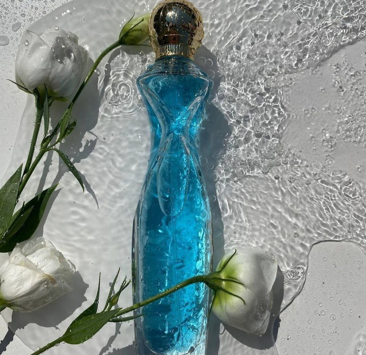 عطر زنانه گیاهی اوریفلیم