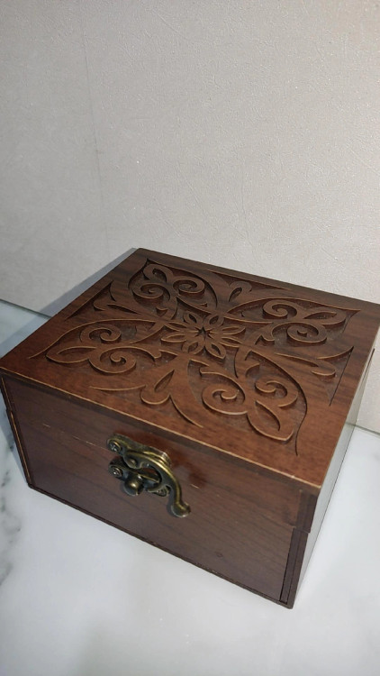 پک هدیه خاص چوبی رزینی دریا با عطر مردانه گلشیر