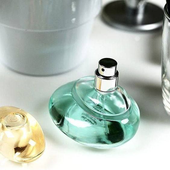 عطر ال وی اوریفلیم