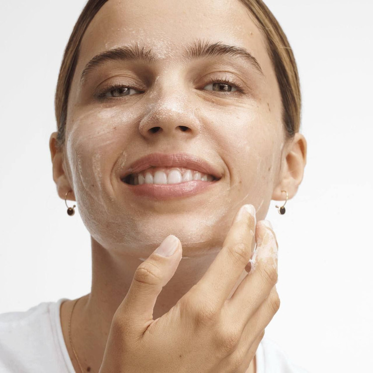 ژل شستشوی صورت فومی اپتیمالز ۱۵۰ میل