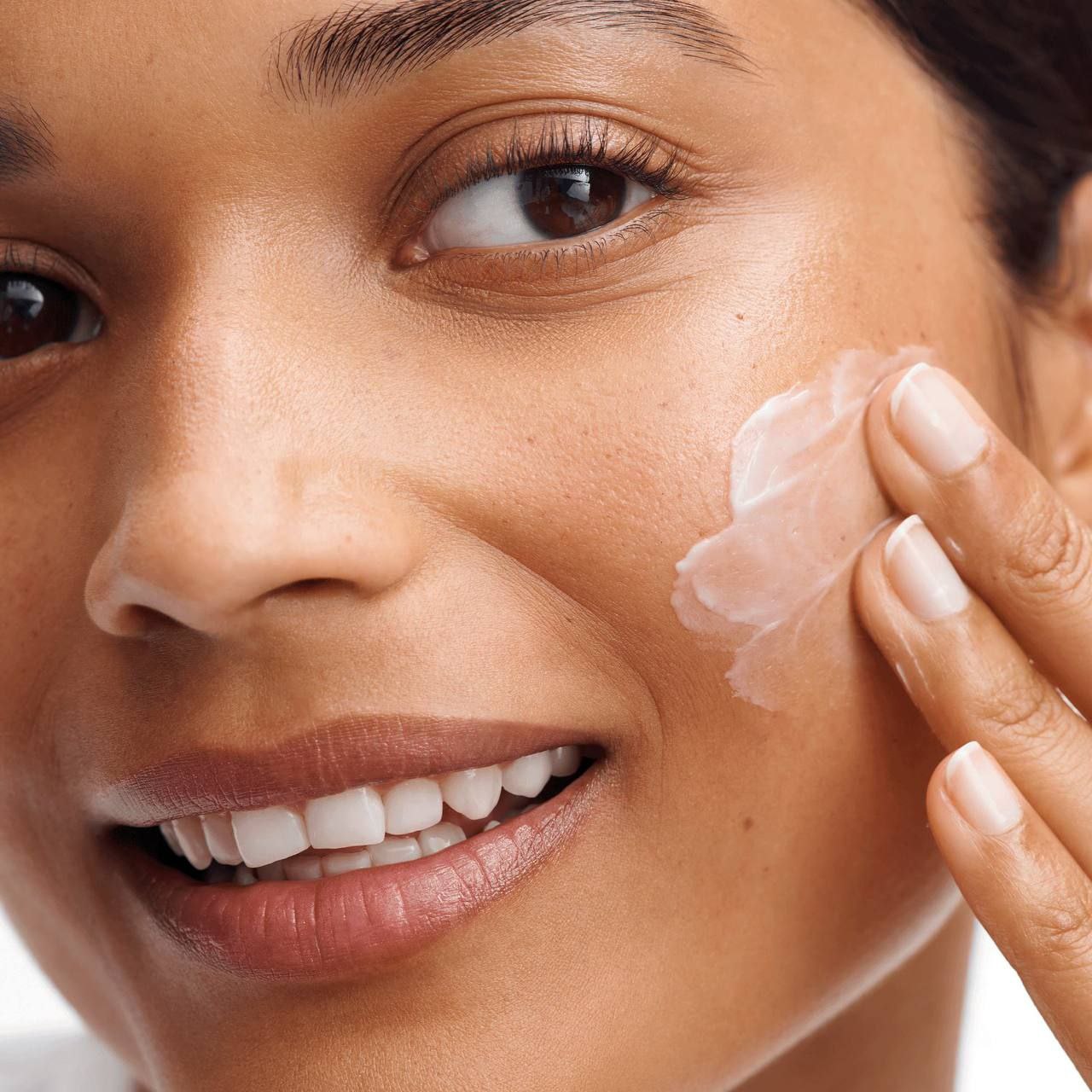 کرم صورت   ضدلک  و آبرسان لایت ایون اوت ۵۰میل اوریفلیم