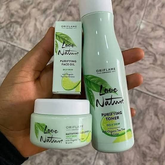 تونر پاک سازی کننده صورت لاونیچر چای و لیمو اوریفلیم