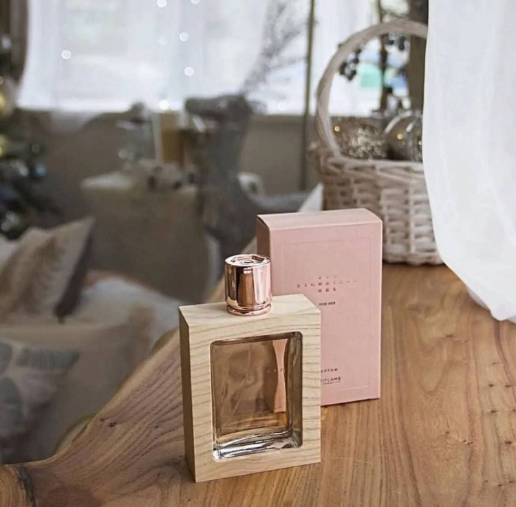 عطر زنانه سیگنچر قاب چوبی برند اوریفلیم ۵۰ میل