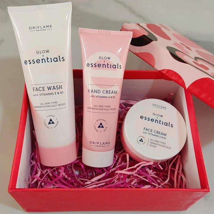 شوینده ،کرم صورت ،کرم دست آبرسان اسنشالز اوریفلیم