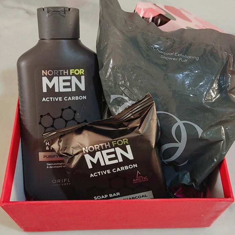 پک بهداشتی زغال اکتیو من آقایان اوریفلیم(شامپو سرو بدن،صابون،لیف پفی)