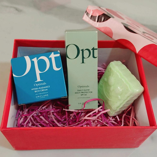 پک مراقبت از پوست آبرسان و مرطوب کننده اپتیمالز اوریفلیم(ضدآفتاب و کرم تغذیه کننده)کوکتل پدیکور هدیه