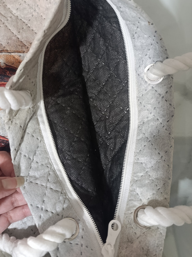 ساک دستی و رودوشی پارچه ای زیپ دار و دسته دار ۴۲ سانتی